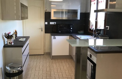 Pleumeur-Bodou House | Cozy house 250m from Pors Gelen beach with garden and parking