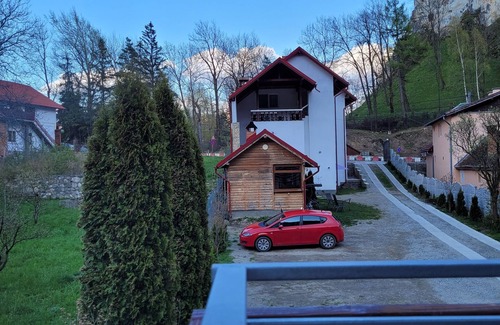 Bran House | Cozy house, 5 minutes from Bran Castle.nn THE PRICE IS PER ROOM, PER NIGHT