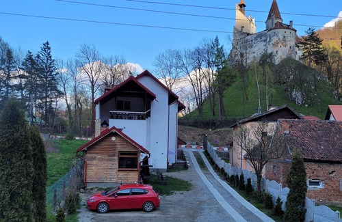 Bran House | Cozy house, 5 minutes from Bran Castle.nn THE PRICE IS PER ROOM, PER NIGHT