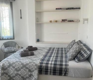 Mpatsi Apartment | Cozy house by the sea