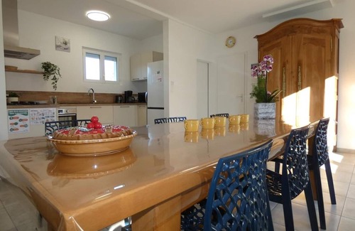 Saint-Jean-de-Monts House | Cozy house 500m from beach, pet-friendly, terrace and WiFi