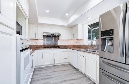 Chino House | Cozy House in gate community in center of Chino