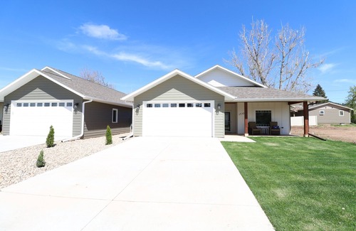 Spearfish House | Cozy house in quiet neighborhood, downtown in walking distance (1510)
