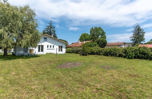 Aureilhan House | Cozy House Near Aureilhan Lake with Garden for 6, Close to Mimizan Beaches
