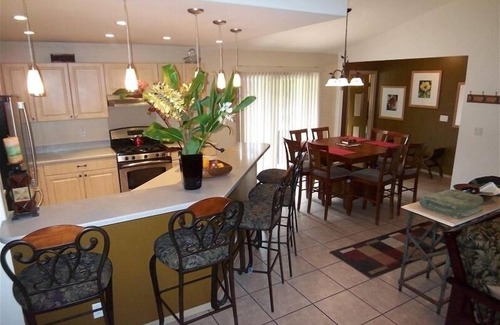 Volcano House | Cozy House near the Hawaii Volcanoes National Park and Volcano Village on 1 Acre