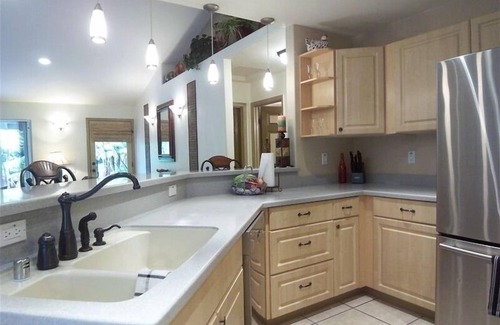 Volcano House | Cozy House near the Hawaii Volcanoes National Park and Volcano Village on 1 Acre