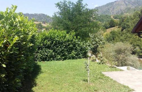 Konjic House | Cozy house next to river Neretva in nature