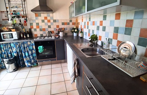 Biot House | Cozy house - peaceful setting, with a terrace, close to golf courses and beaches