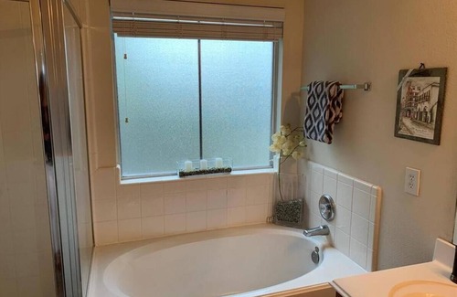 Spring House | Cozy House w/game Room Near The Woodlands, Nice Neighborhood