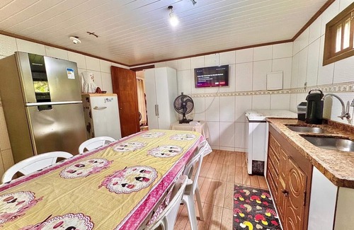 Paranagua Cabin | Cozy house with 4 bedrooms 2 bathrooms 3 bedrooms with air conditioning Ilha do Mel