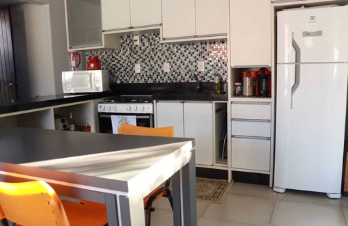 Porto Belo House | Cozy house with bathtub - 5 min from Praia do Centro, Porto Belo