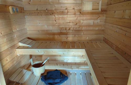 Rolvsnes House | cozy house with boat dock, sauna - FJORDTID