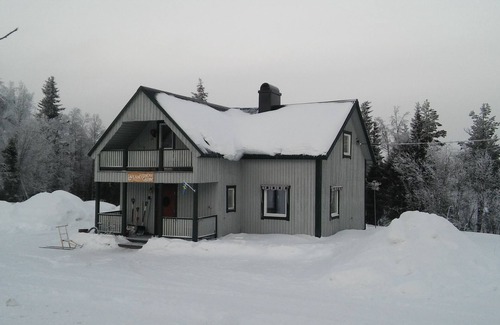 Vittangi House | Cozy house with fireplace in the heart of Lapland, not far from the Ice Hotel