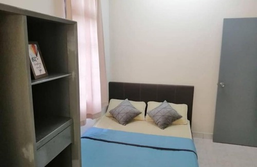 Sekudai House | Cozy house with free wifi and parking near Utm, Legoland