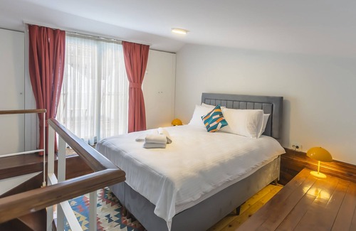 Taksim House | Cozy house with garden & terrace 10 Min to Istiklal Street