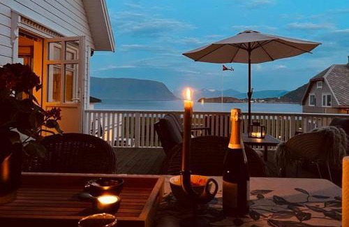 Giske Apartment | Cozy house with sea view