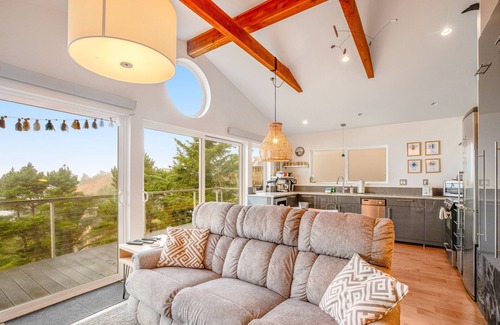 Oceanside House | Cozy house with WiFi, sweeping ocean views, & nearby beach access