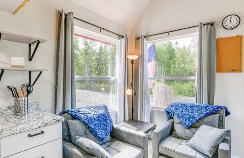 Houston Apartment | Cozy Houston Getaway with Fire Pit and Lake Access!