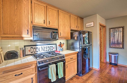 Idyllwild Cabin | Cozy Idyllwild Cabin w/Decks - Steps from Hiking!
