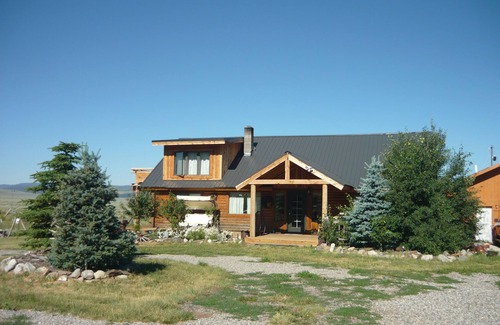 Cameron House | Cozy Immaculate Cabin - Peaceful Retreat!