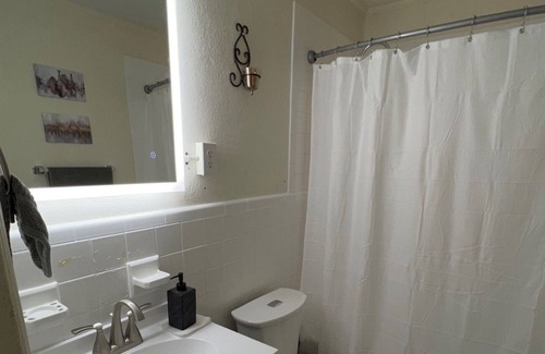 Tifton House | Cozy in the cul-de-sac!