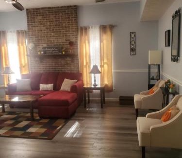 Oaklandon House | Cozy Indy Home