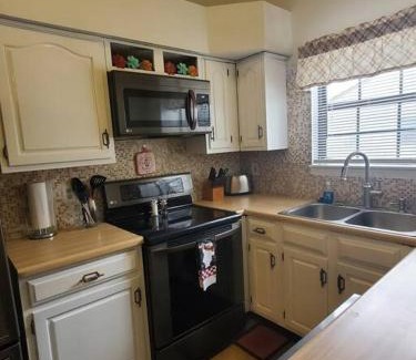 Oaklandon House | Cozy Indy Home