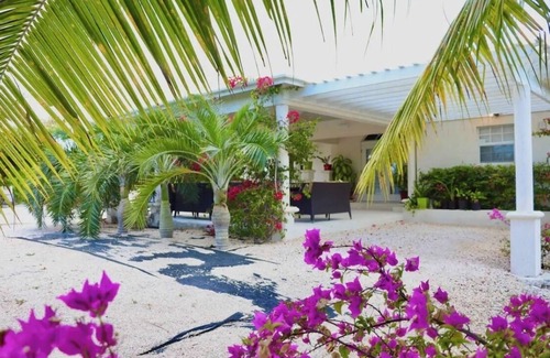 Grace Bay Apartment | Cozy Island Studio - 5 Min Drive to Grace Bay