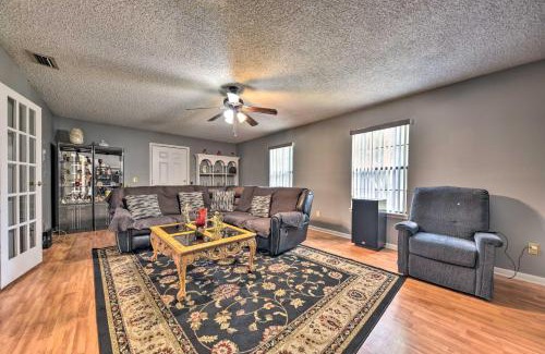Northside House | Cozy Jacksonville Home with Yard about 8 Mi to Dtwn