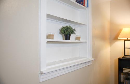 Jamestown House | Cozy Jamestown Home