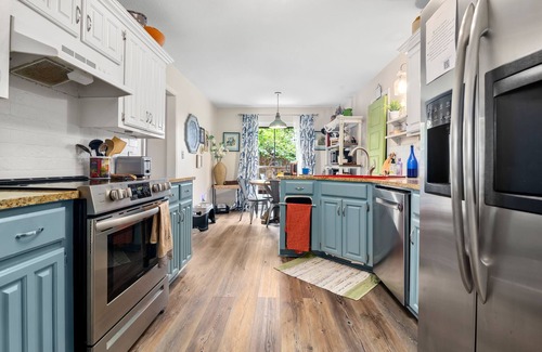 Jenks House | Cozy Jenks Cottage,3 Bed 2 Bath,Pergola,Backyard Oasis, Hosting With Heart