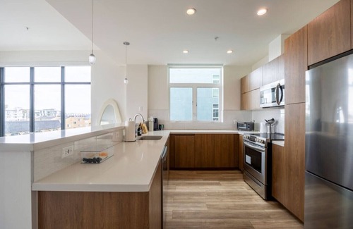 Wilshire Center Apartment | Cozy K-Town 2B2BA w/Balcony (ID268)