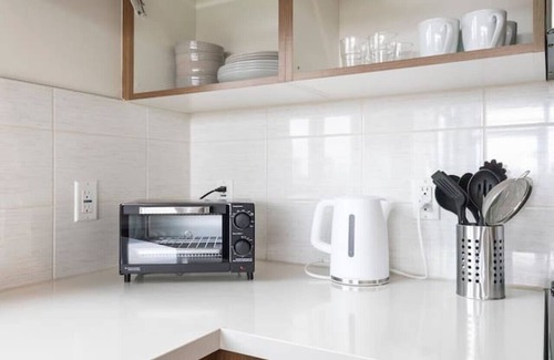 Wilshire Center Apartment | Cozy K-Town 2B2BA w/Balcony (ID268)