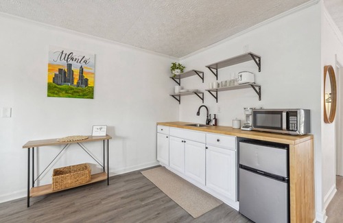 Kennesaw Apartment | Cozy Kennesaw Apartment Close to KSU w/EV Charger