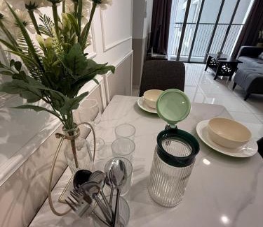 Taman P Ramlee Apartment | Cozy kenwingston platz kl 2-5pax 2BR&2BR Klcc view free paikin wifi1907