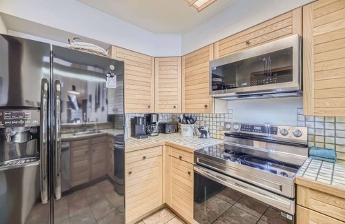 Mountain House Condo | Cozy Keystone Condo, Walk to Lifts, Mountain Views, Fireplace, Pool & Hot Tub, Near Shops & Dining!