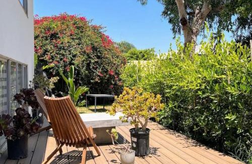 Ladera Heights House | Cozy LA Studio Steps from SoFi and LAX - SH3 - LAD