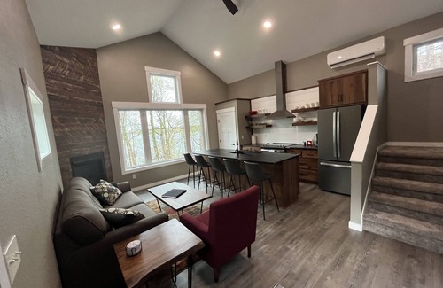 Sturgeon Lake Cabin | Cozy Lake Cabin in the Woods