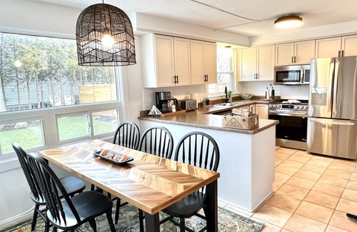 Kingsville Cottage | Cozy Lake Cottage in Kingsville, Ontario