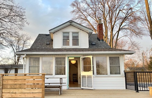 Kingsville Cottage | Cozy Lake Cottage in Kingsville, Ontario