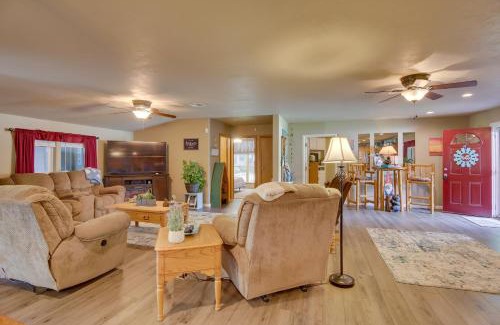 Eufaula House | Cozy Lake Eufaula Hideaway with Fire Pit and Hot Tub!