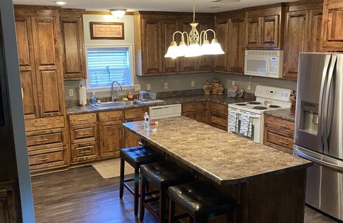 Morris House | Cozy Lake Eufaula House seconds from White Oak
