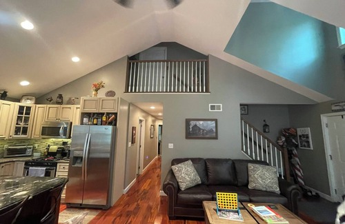 Nesquehoning House | Cozy Lake Hauto Retreat, 3 Bedroom + Loft, Close to Jim Thorpe