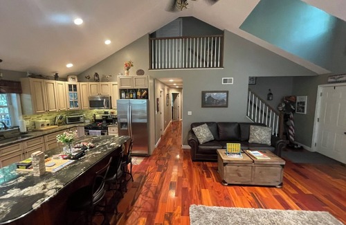 Nesquehoning House | Cozy Lake Hauto Retreat, 3 Bedroom + Loft, Close to Jim Thorpe