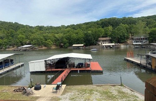 Camdenton House | Cozy lake home right on the Lake with no stairs from house to Lake!