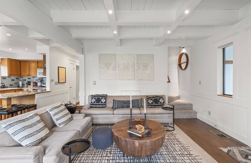 Cedar Flat House | Cozy Lake Home with Beautiful View within 1 mile of a public beach
