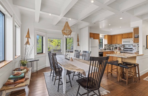 Cedar Flat House | Cozy Lake Home with Beautiful View within 1 mile of a public beach