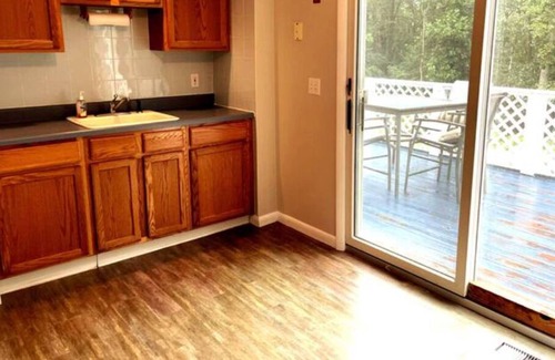 Croton-on-Hudson House | Cozy Lake House just an hour from NYC!