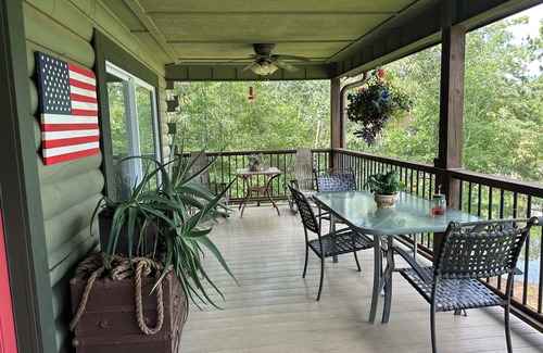 Lineville House | Cozy Lake Wedowee Home with Private Dock, 2 slips and 100 ft of lake frontage
