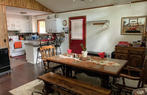 Tobyhanna House | Cozy Lakefront Chalet close to Camelback! Come enjoy the lake or the snow.